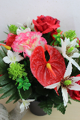 Fleurs artificielles pour cimetière - Coupe Anthuriums, roses, œillets 
