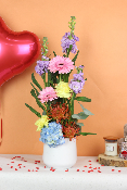 SAINT-VALENTIN - Composition de fleurs pastel