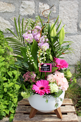 1er Mai - Composition de muguet et fleurs variées