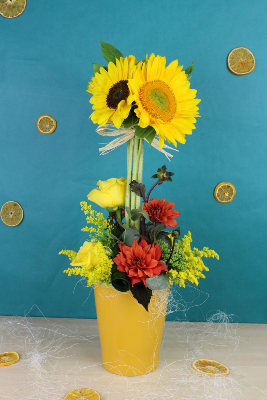 COMPOSITION DE TOURNESOLS ET DAHLIAS 