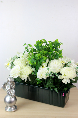Fleurs artificielles pour cimetière - Jardinière de roses blanches et plante verte