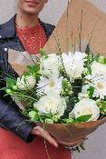 MONTCHATON - Bouquet de fleurs blanches