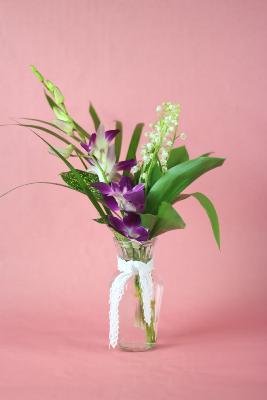 1er Mai - Composition de muguet et fleurs variées