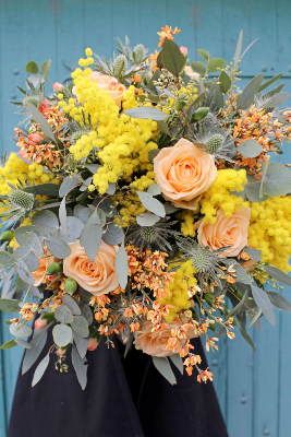 LISBONNE - Bouquet de fleurs jaune