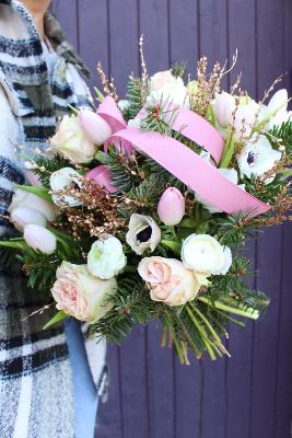 SAINT-PETERSBOURG - Bouquet de fleurs rose gold