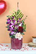 SAINT-VALENTIN - Composition de roses rouges, hortensia 