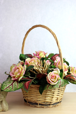 Fleurs artificielles pour cimetière - Panier de roses