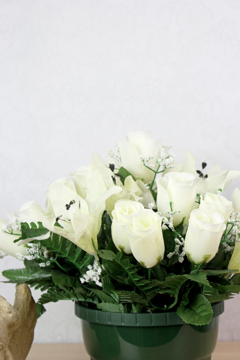 Coupe de Roses et Lys Blancs Artificiels pour Cimetière - La Fontaine  Fleurie