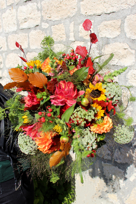 TOKYO - Bouquet de dahlias et de tournesols