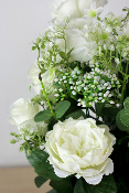 Fleurs artificielles pour cimetière - Cône de roses blanches