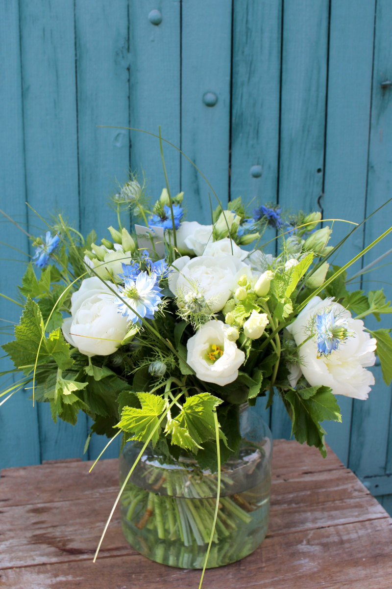 Bouquet de Fleurs Bleu et Blanc Marseille - La Fontaine Fleurie