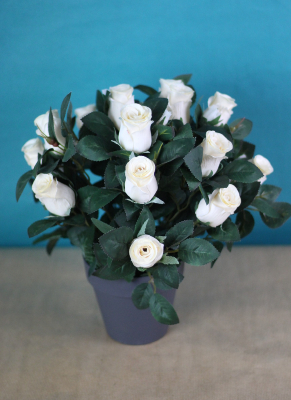 Fleurs artificielles pour cimetière - Coupe de boutons de roses