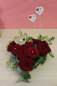 ALMA - Composition de roses rouges en forme de cœur 