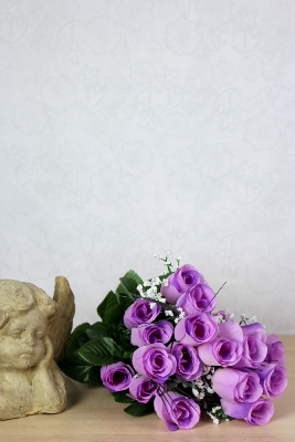 Selle De Fleurs Artificielles Pour Pierre Tombale - Lys Blancs Et Roses Rouges, Résistante Intempéries (env. 70x50x18 Cm)