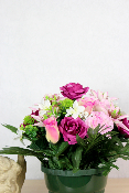 Fleurs artificielles pour cimetière - Coupe de roses et œillets