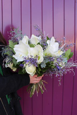 NANCY - Bouquet de fleurs violet spécial Noël